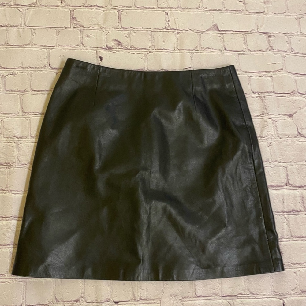 Cach’e  100% leather skirt